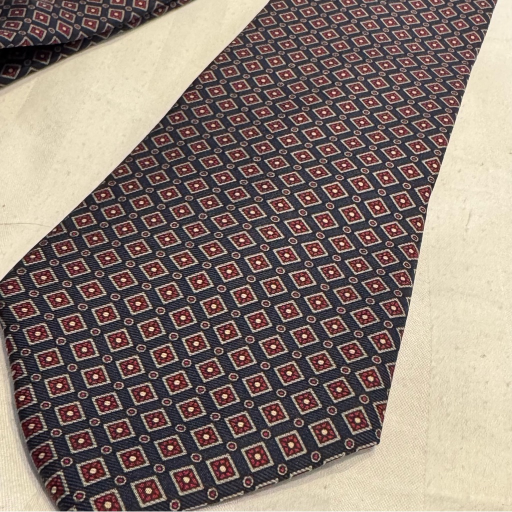 Mario Valentino Mens Tie Is Crafted From 100 Silk